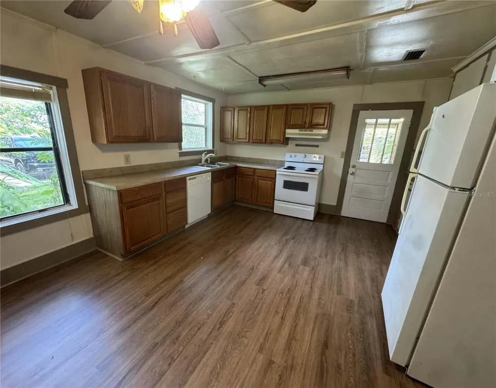 4025 SW 20TH DRIVE Gainesville, FL 32608