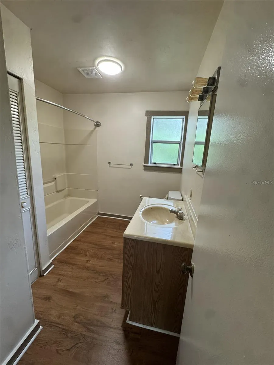 4025 SW 20TH DRIVE Gainesville, FL 32608