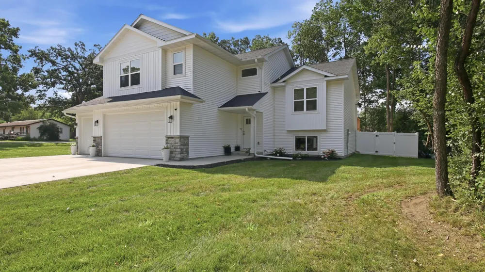 902 Wagner Road Menomonie, WI 54751