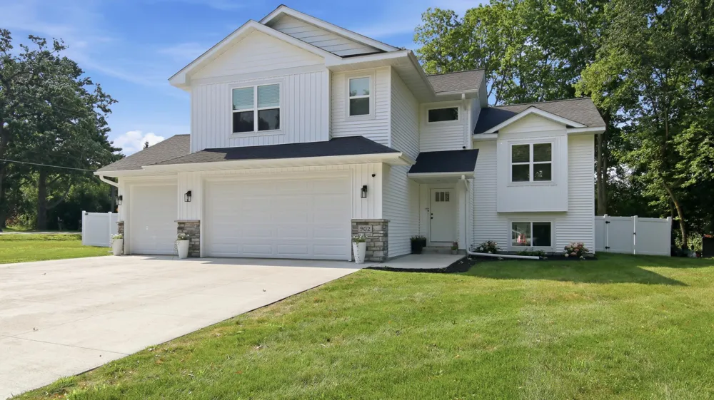 902 Wagner Road Menomonie, WI 54751
