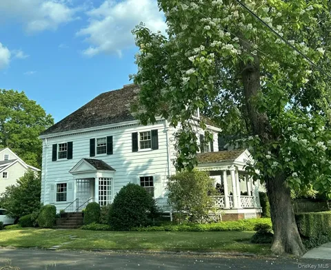 11 Maple Avenue