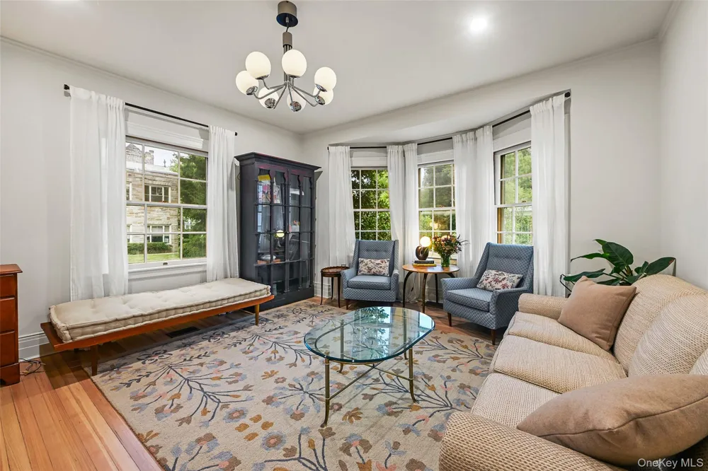 11 Maple Avenue Larchmont, NY 10538