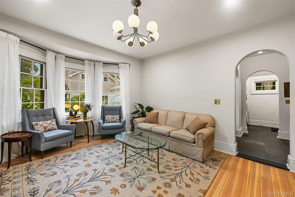 11 Maple Avenue Larchmont, NY 10538
