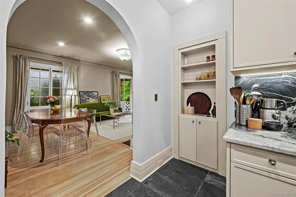 11 Maple Avenue Larchmont, NY 10538