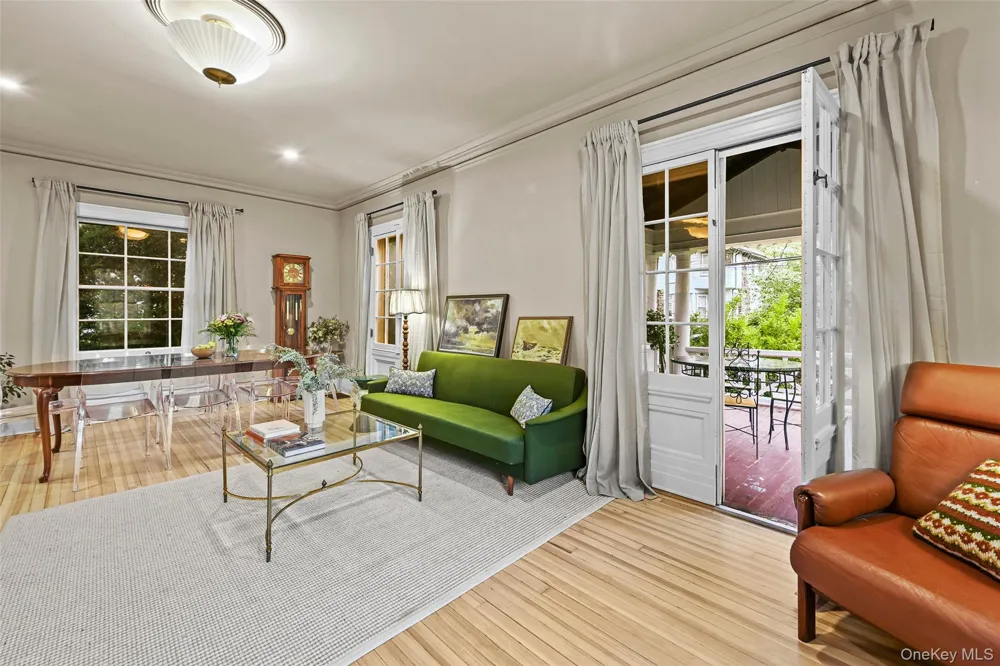 11 Maple Avenue Larchmont, NY 10538