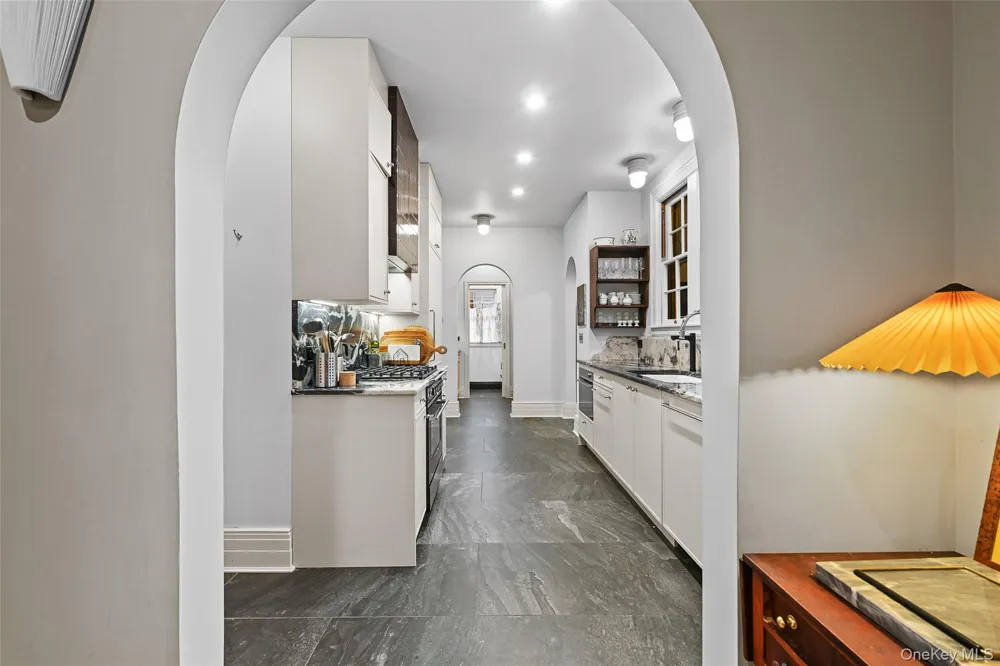 11 Maple Avenue Larchmont, NY 10538