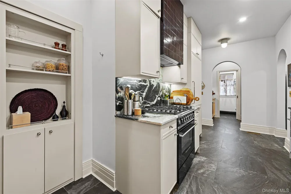 11 Maple Avenue Larchmont, NY 10538