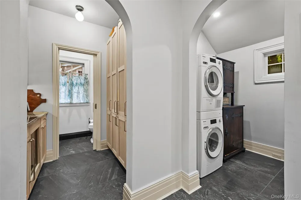 11 Maple Avenue Larchmont, NY 10538