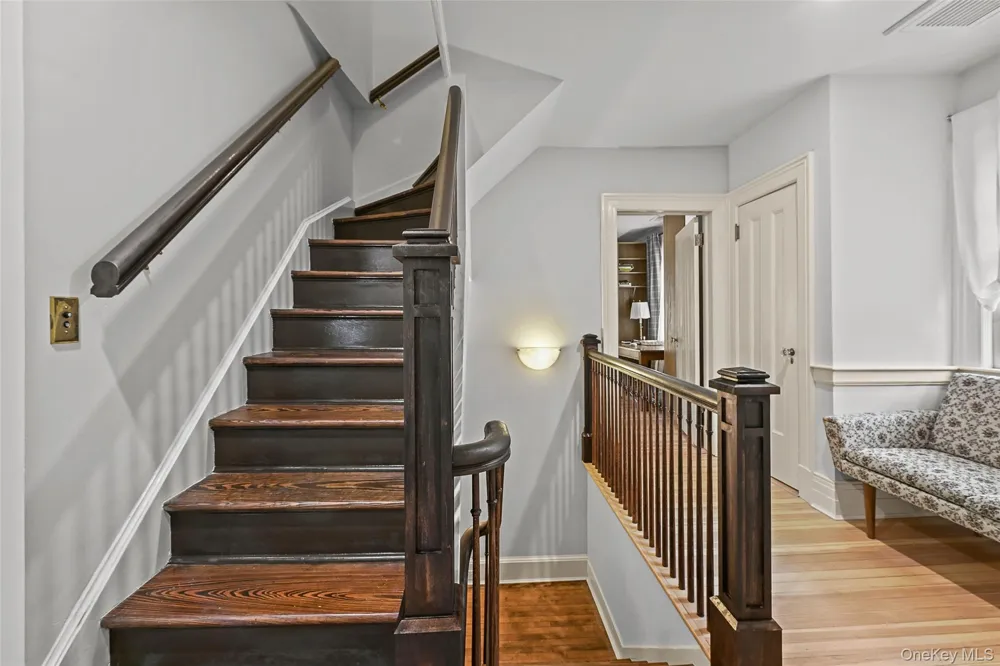 11 Maple Avenue Larchmont, NY 10538