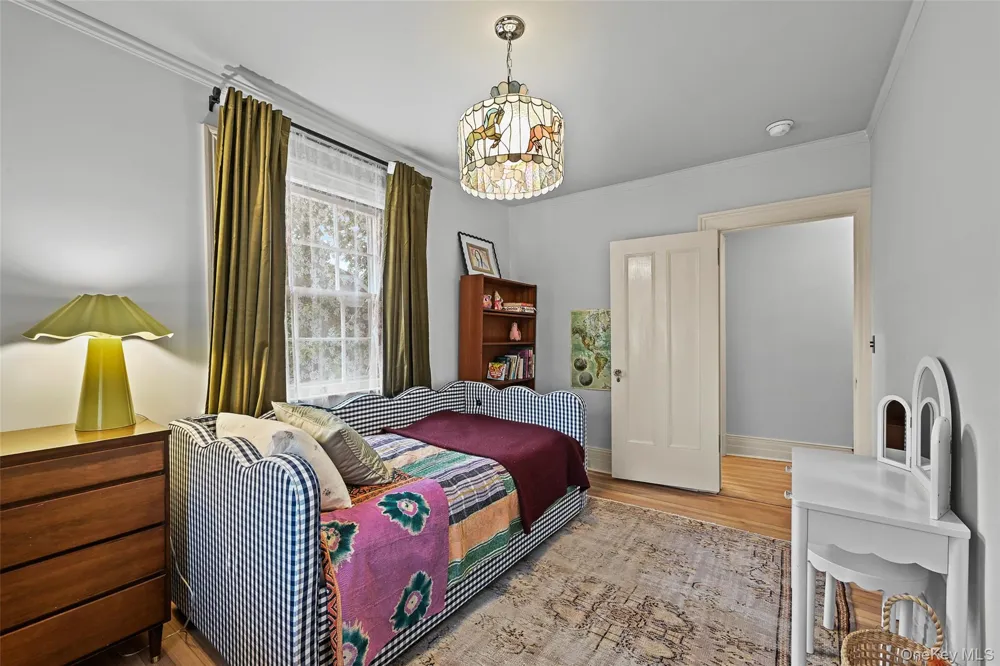 11 Maple Avenue Larchmont, NY 10538