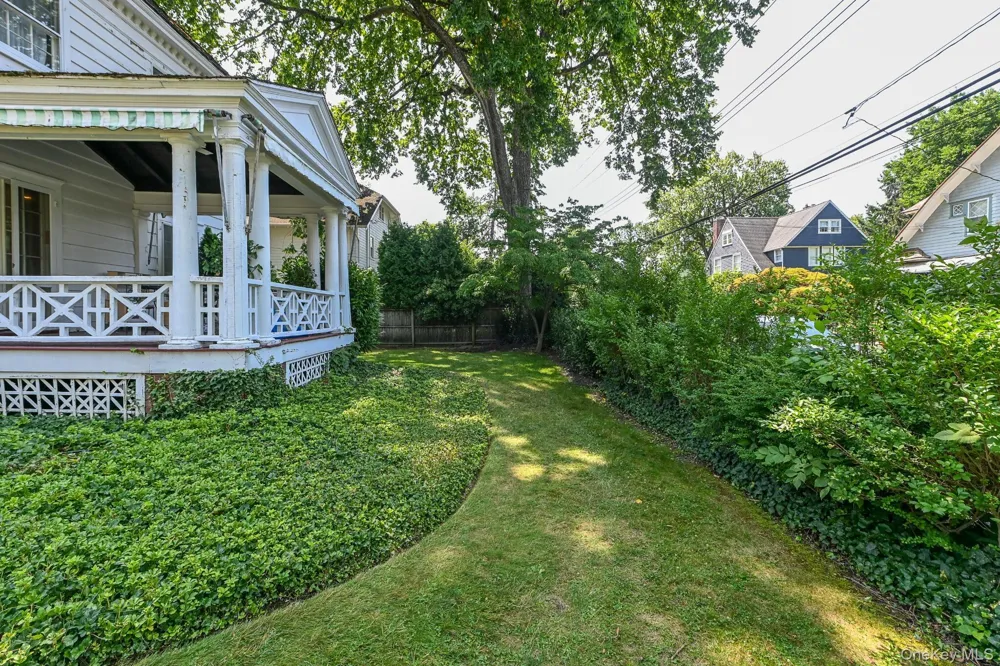11 Maple Avenue Larchmont, NY 10538