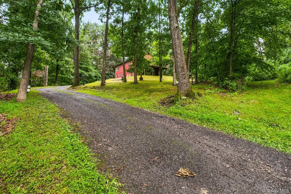 35 Moccasin View Road Fishkill, NY 12524