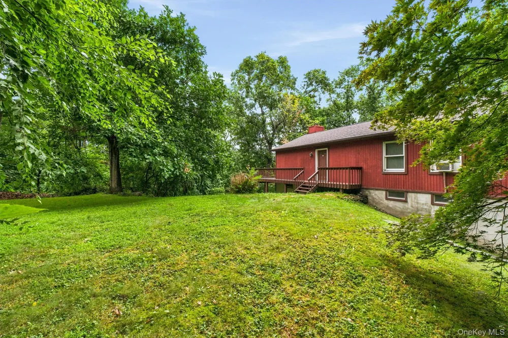 35 Moccasin View Road Fishkill, NY 12524