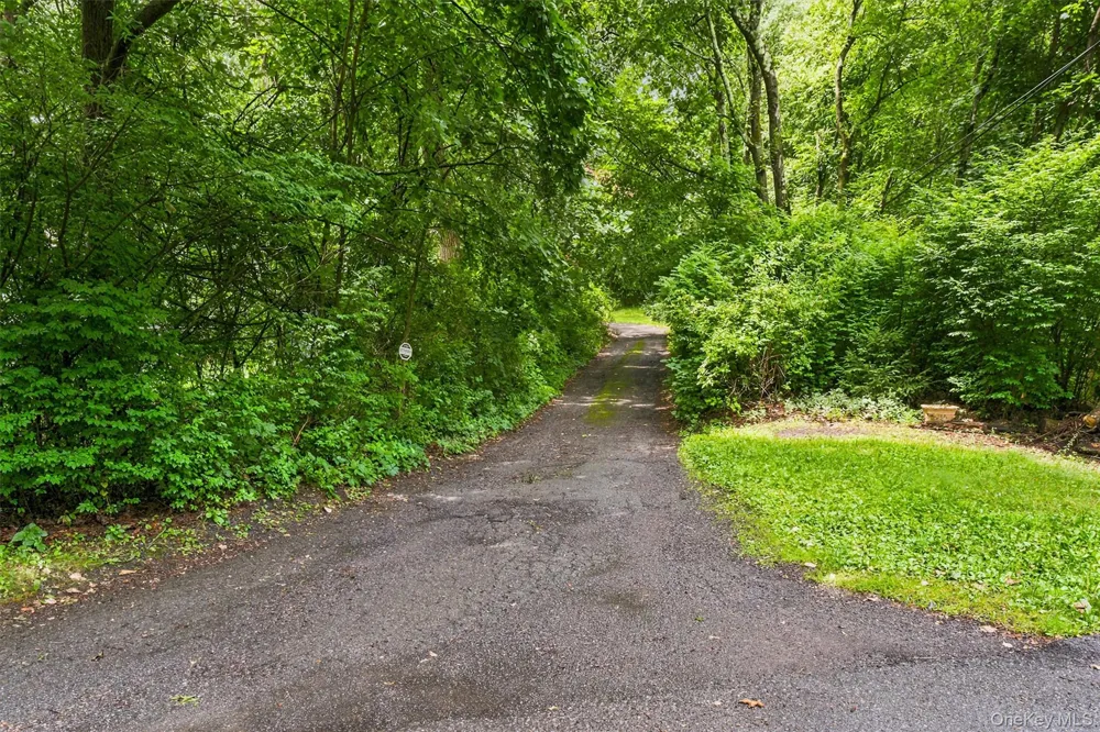 35 Moccasin View Road Fishkill, NY 12524