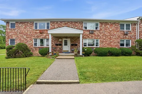 136 Chestnut Street #9B