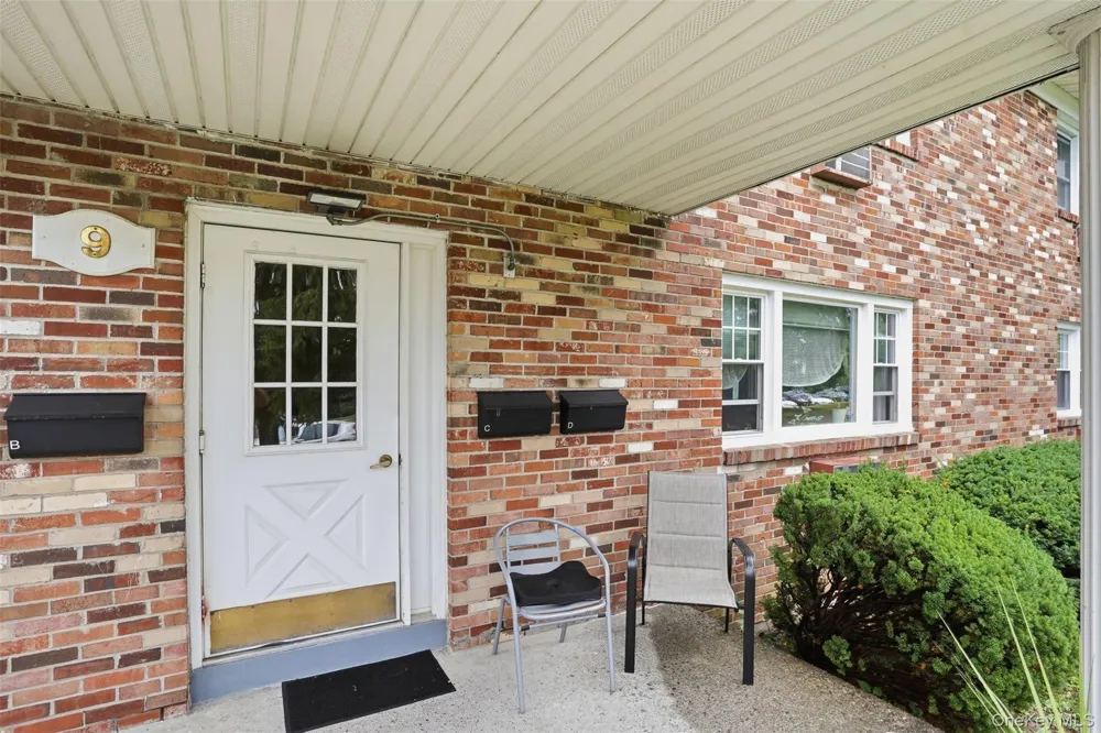 136 Chestnut Street #9B New Paltz, NY 12561