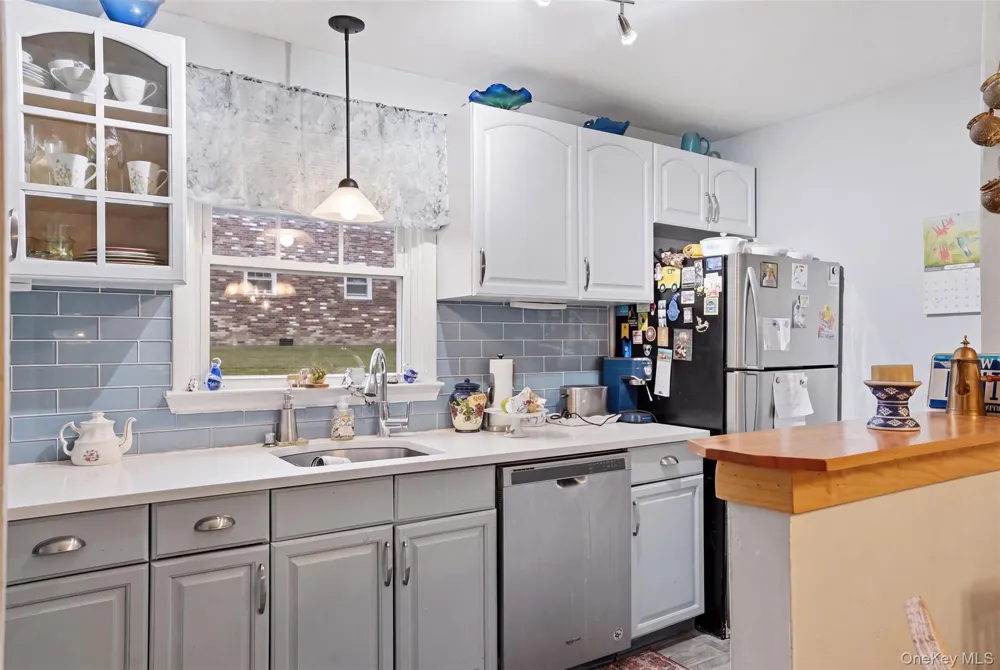136 Chestnut Street #9B New Paltz, NY 12561
