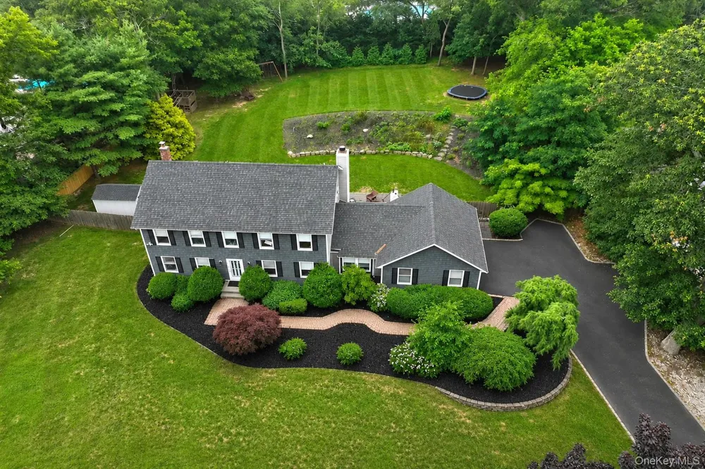 2 Buckingham Meadow Road East Setauket, NY 11733
