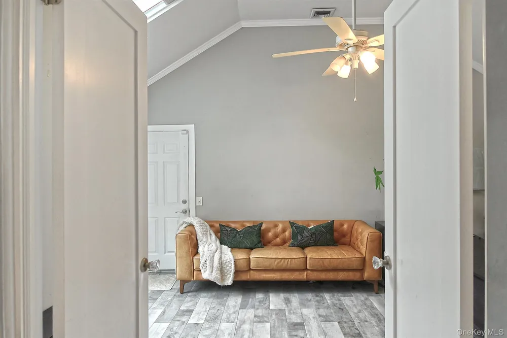 2 Buckingham Meadow Road East Setauket, NY 11733