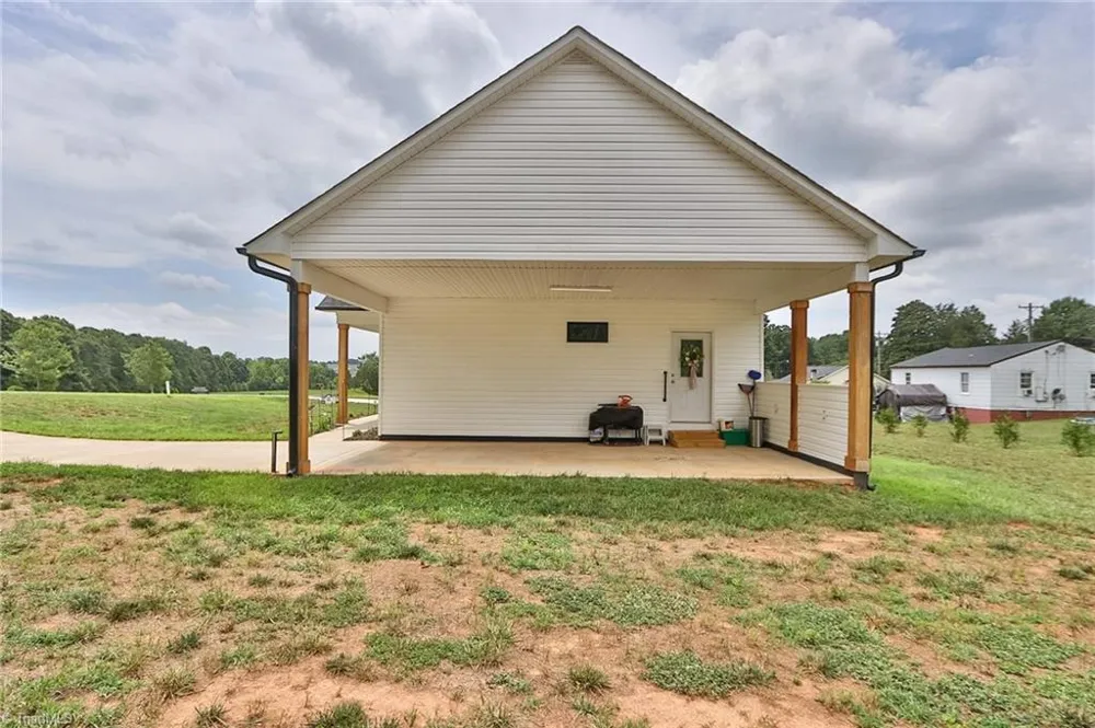 1307 Unifi Industrial Drive Yadkinville, NC 27055