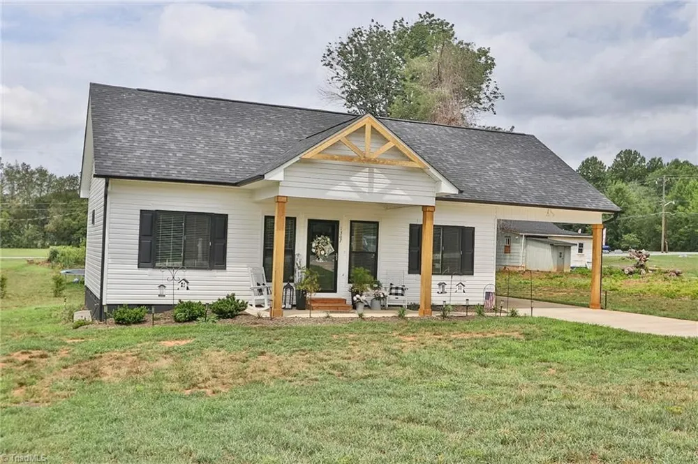 1307 Unifi Industrial Drive Yadkinville, NC 27055