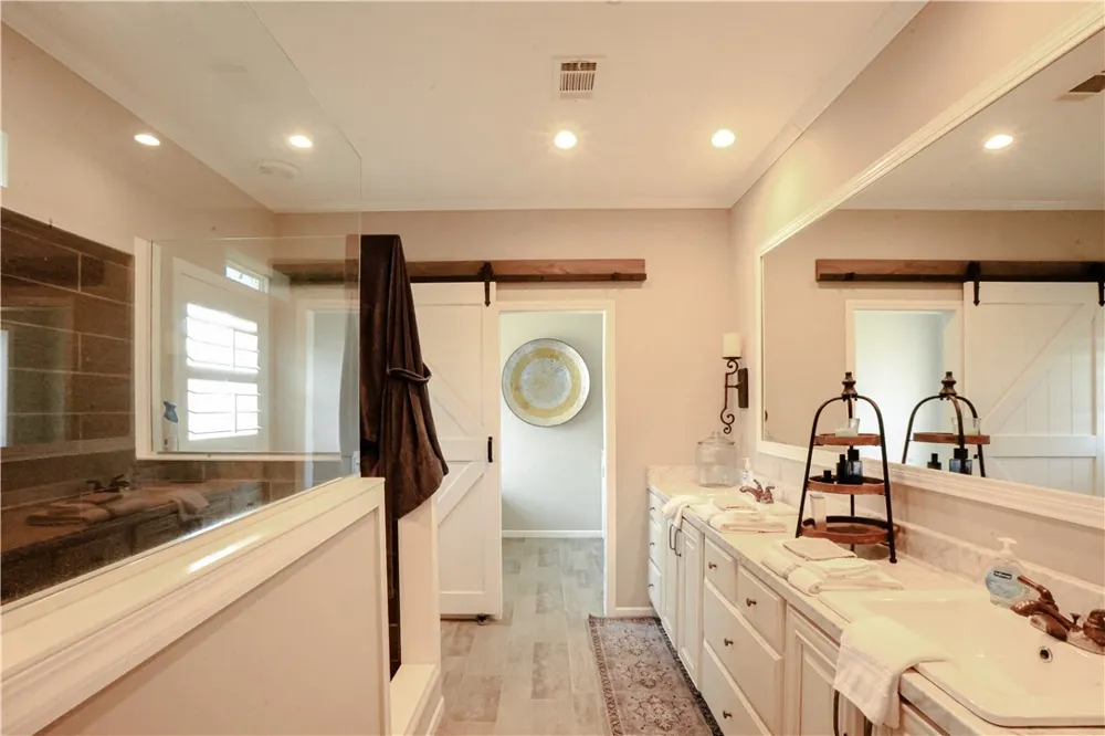 618 E School Street Benavides, TX 78341