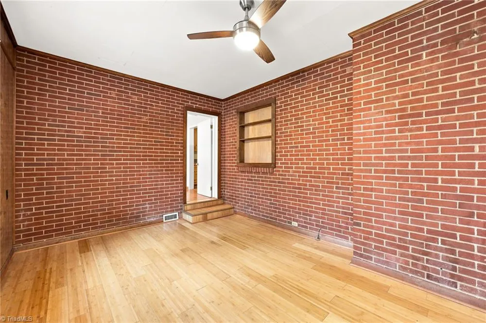 719 Greenwood Drive Burlington, NC 27217