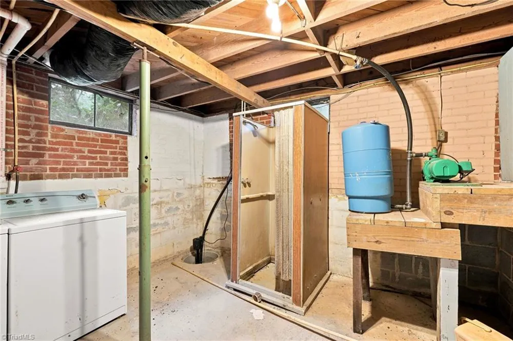 719 Greenwood Drive Burlington, NC 27217