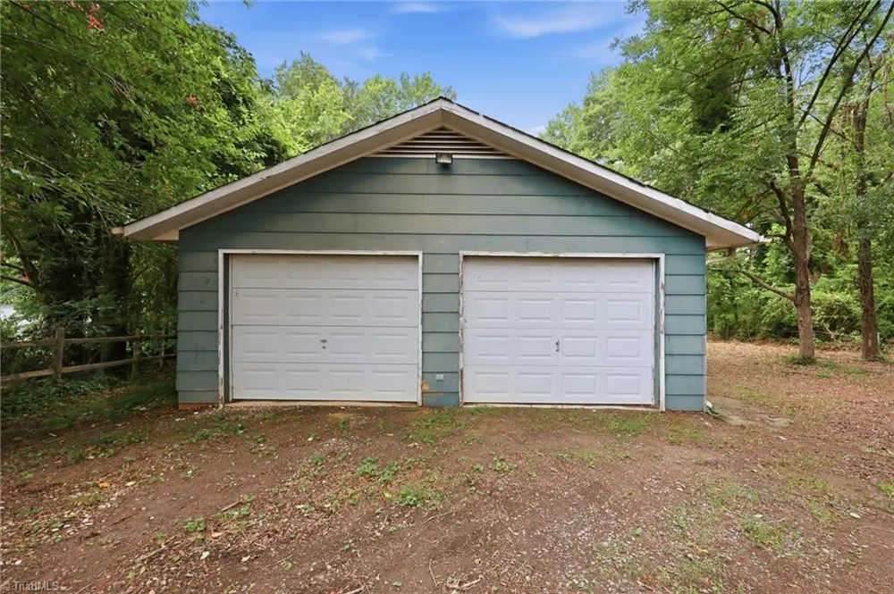 719 Greenwood Drive Burlington, NC 27217