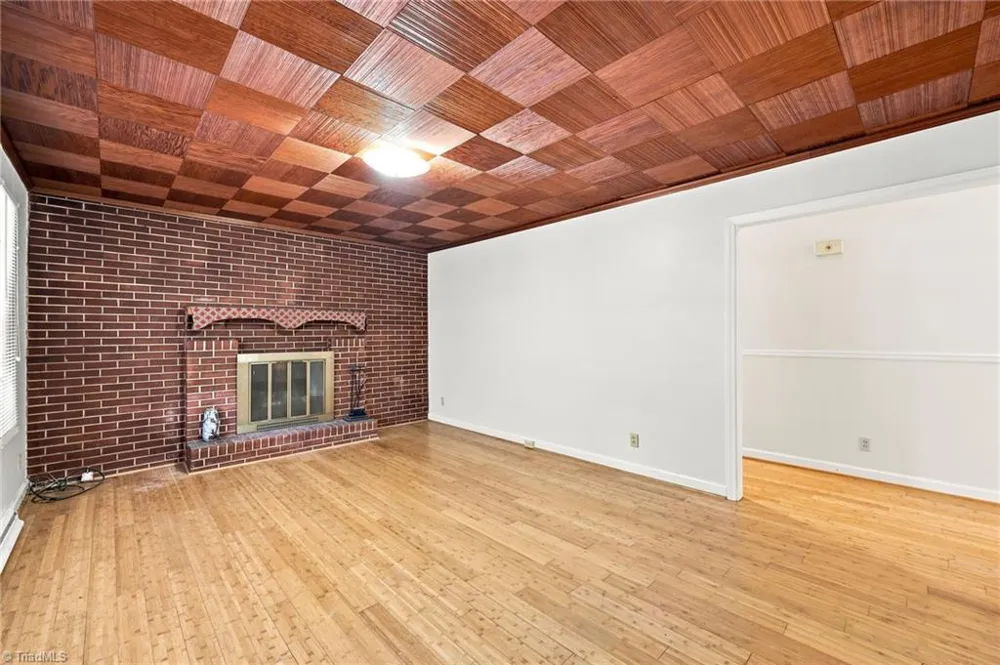 719 Greenwood Drive Burlington, NC 27217