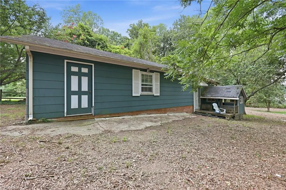 719 Greenwood Drive Burlington, NC 27217