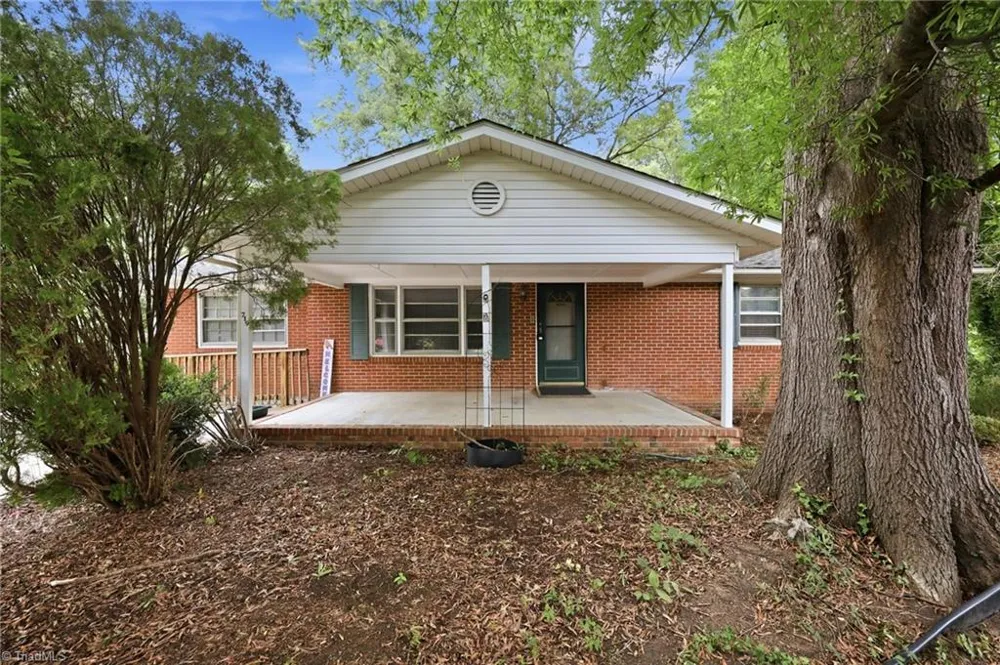 719 Greenwood Drive Burlington, NC 27217