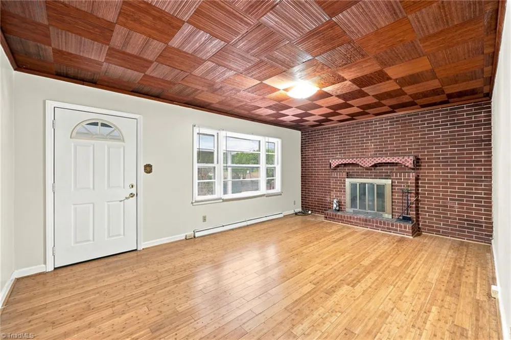 719 Greenwood Drive Burlington, NC 27217