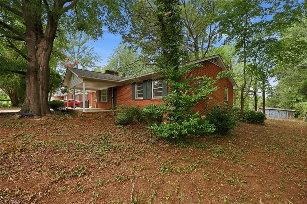 719 Greenwood Drive Burlington, NC 27217