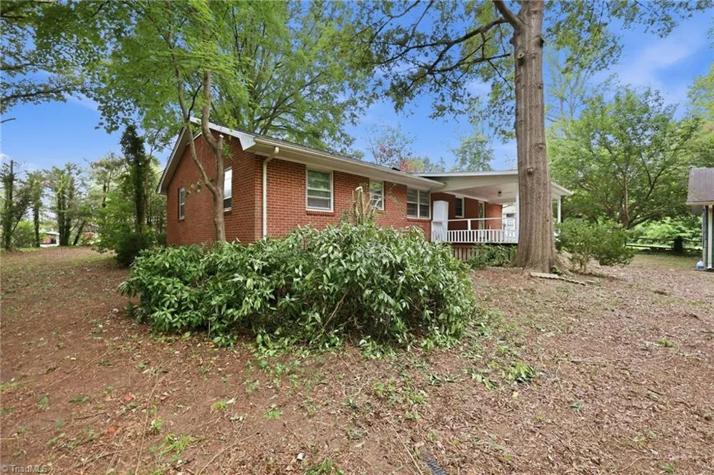 719 Greenwood Drive Burlington, NC 27217