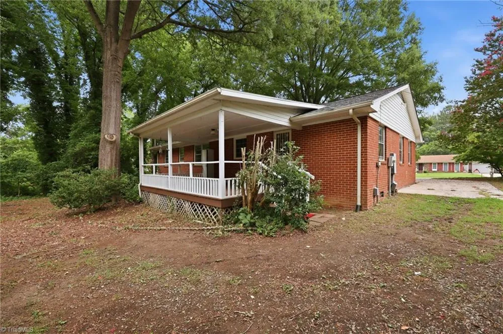 719 Greenwood Drive Burlington, NC 27217