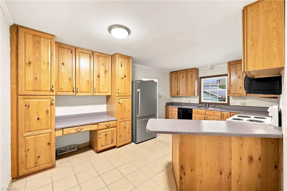 719 Greenwood Drive Burlington, NC 27217