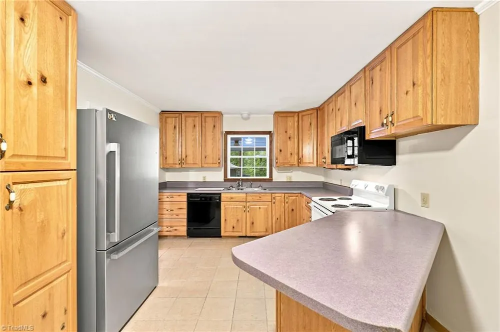 719 Greenwood Drive Burlington, NC 27217