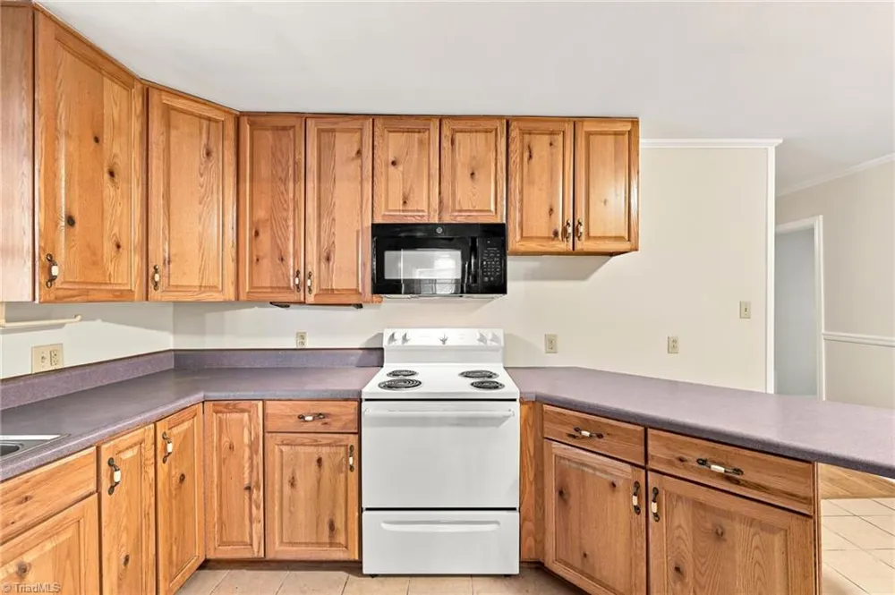 719 Greenwood Drive Burlington, NC 27217