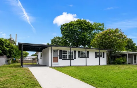 2204 SHELBY DRIVE