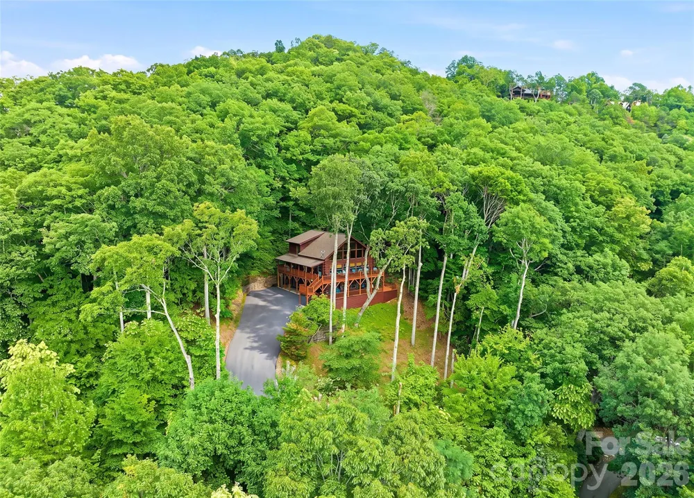 582 Tsalagi Trail Maggie Valley, NC 28751