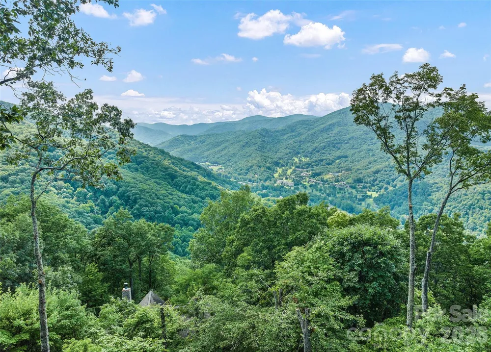 582 Tsalagi Trail Maggie Valley, NC 28751
