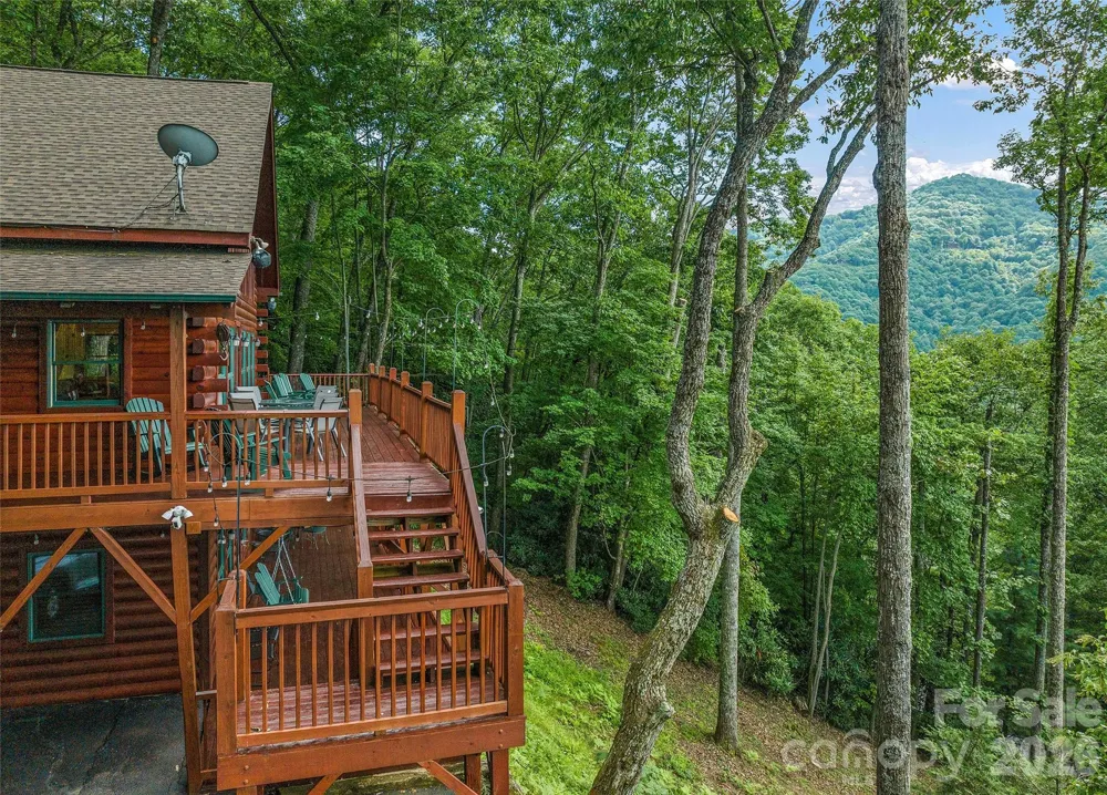 582 Tsalagi Trail Maggie Valley, NC 28751