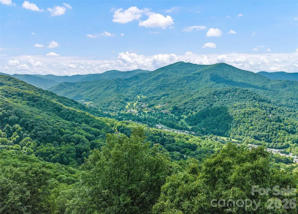582 Tsalagi Trail Maggie Valley, NC 28751