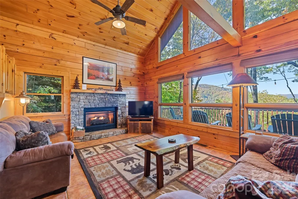 582 Tsalagi Trail Maggie Valley, NC 28751