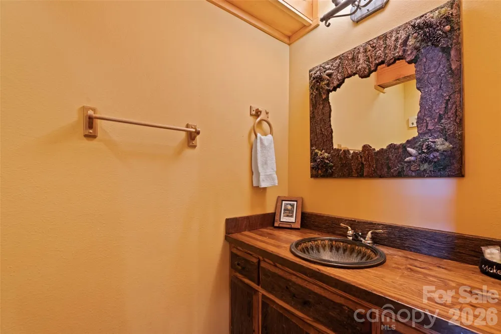 582 Tsalagi Trail Maggie Valley, NC 28751