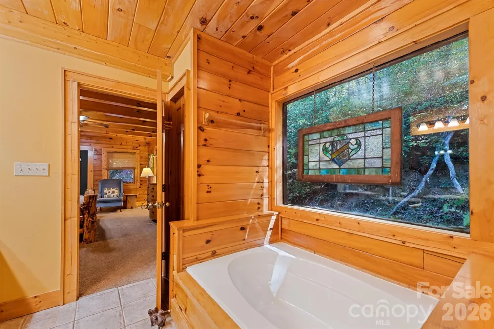582 Tsalagi Trail Maggie Valley, NC 28751