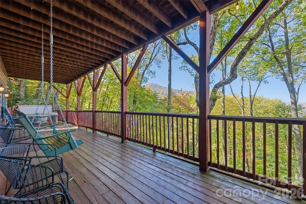 582 Tsalagi Trail Maggie Valley, NC 28751