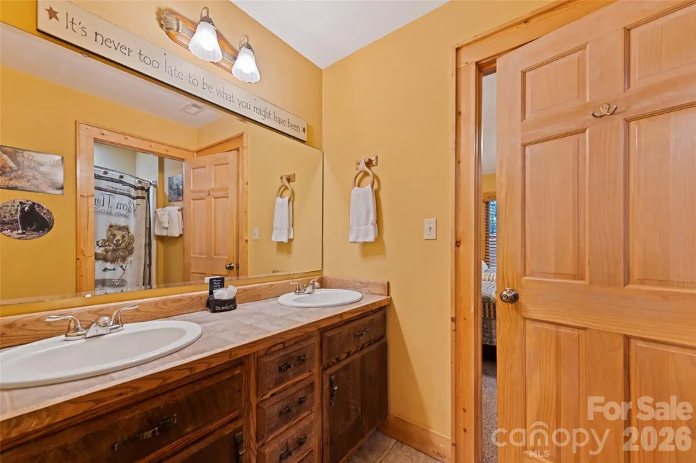 582 Tsalagi Trail Maggie Valley, NC 28751
