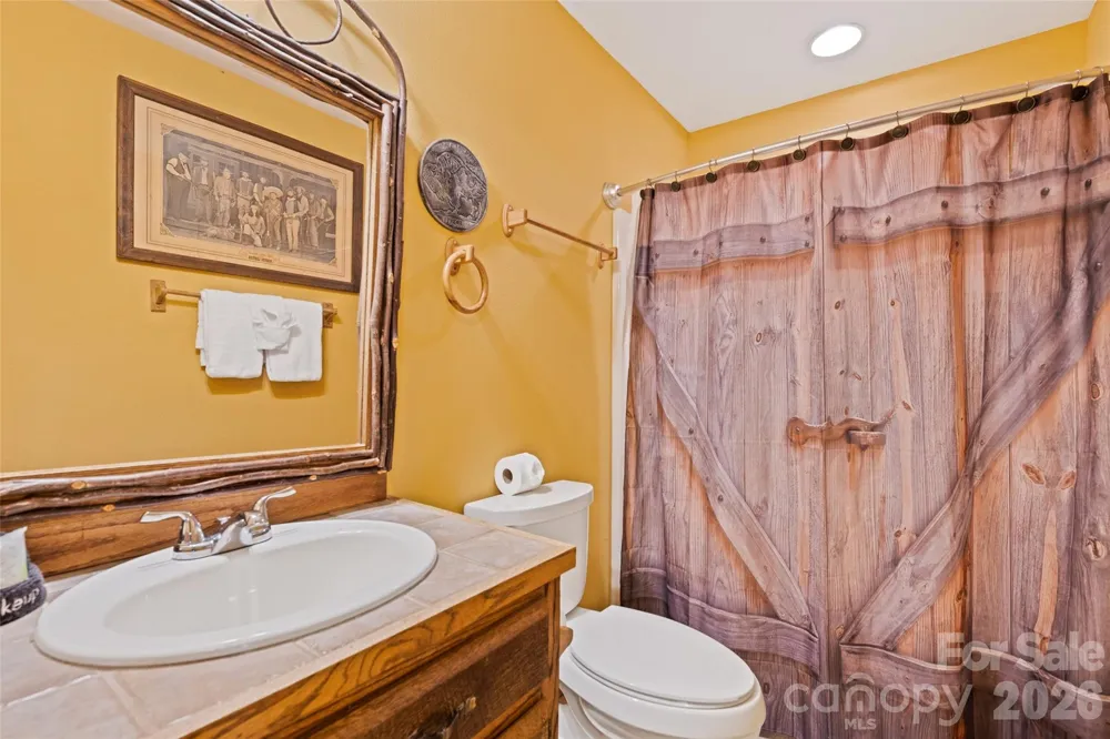 582 Tsalagi Trail Maggie Valley, NC 28751